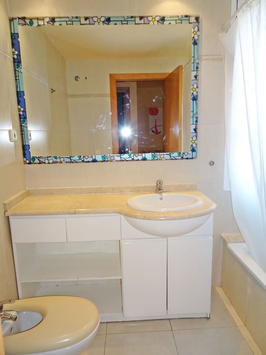 3 soveværelse Strandlejlighed til leje i Gandia med swimmingpool - € 750 (Ref: 8241073)