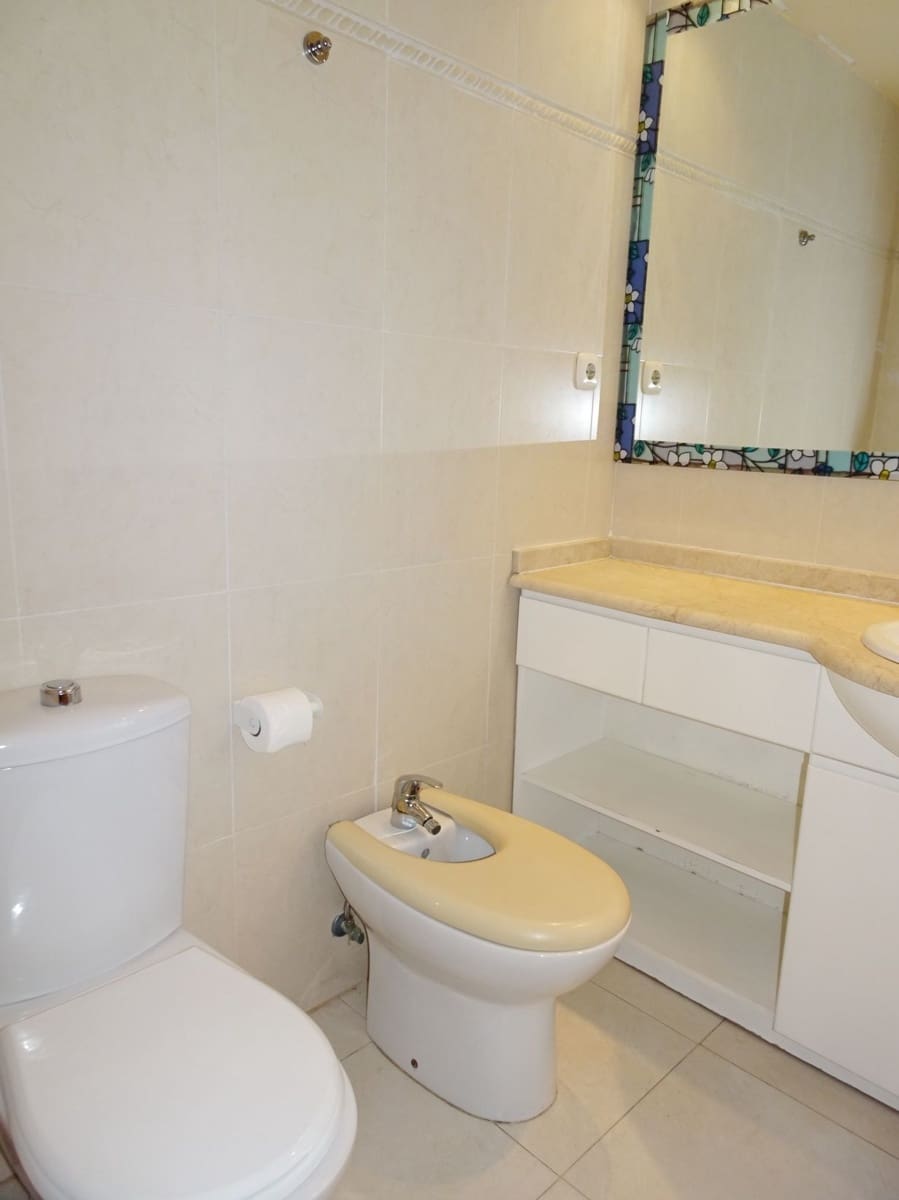 3 soveværelse Strandlejlighed til leje i Gandia med swimmingpool - € 750 (Ref: 8241073)