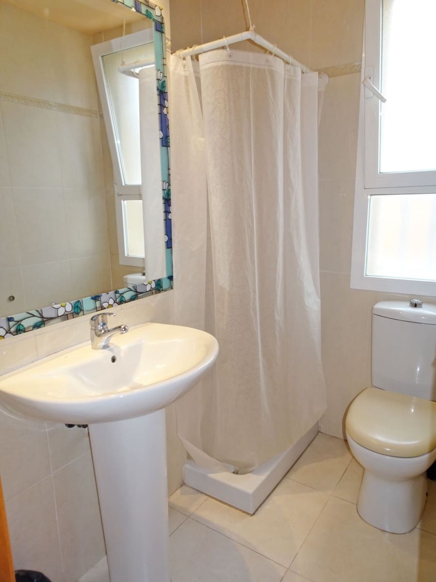 3 soveværelse Strandlejlighed til leje i Gandia med swimmingpool - € 750 (Ref: 8241073)