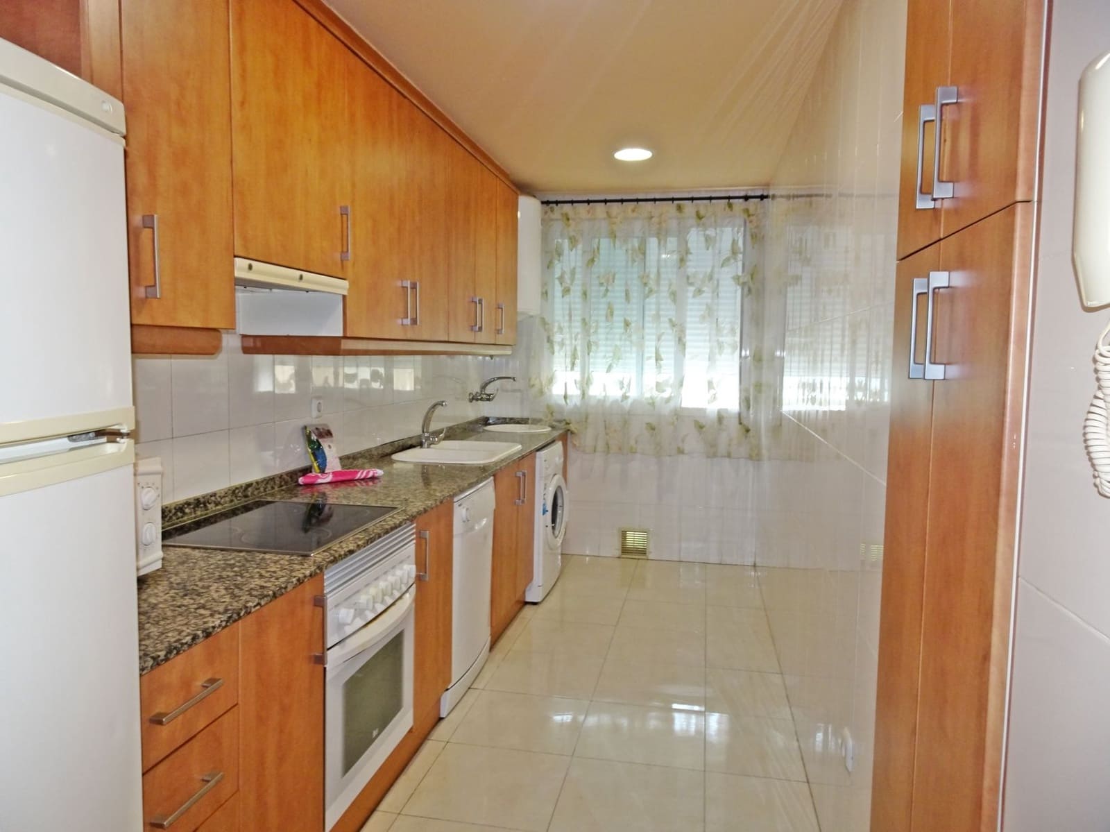 3 soveværelse Strandlejlighed til leje i Gandia med swimmingpool - € 750 (Ref: 8241073)