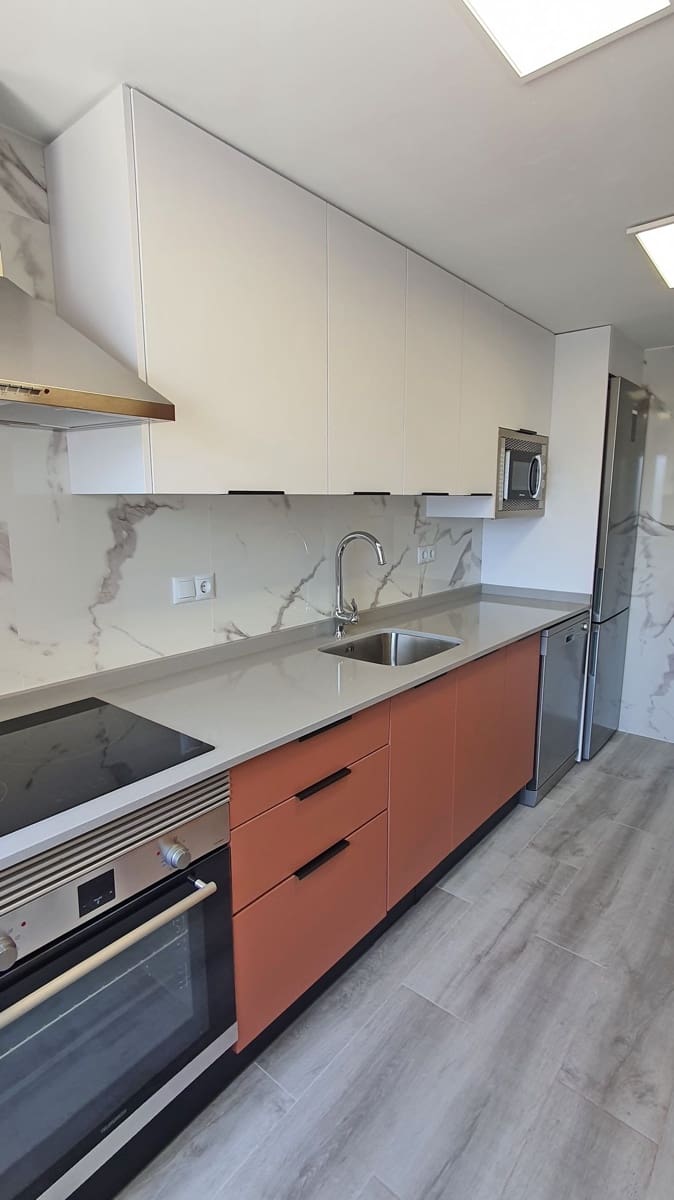 3 soveværelse Strandlejlighed til leje i Gandia med swimmingpool garage - € 850 (Ref: 8241074)