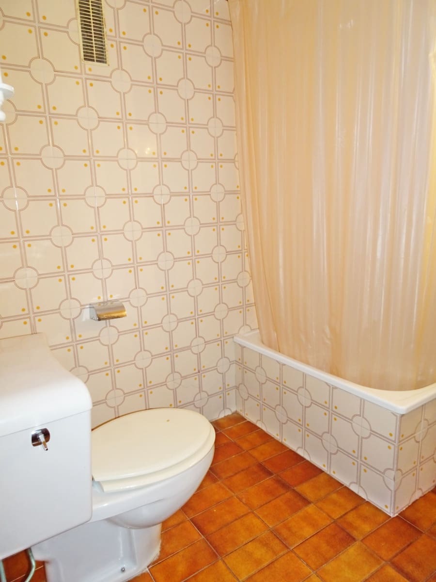 3 soveværelse Strandlejlighed til leje i Gandia med swimmingpool garage - € 850 (Ref: 8241074)