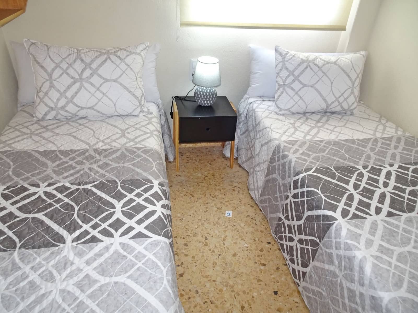 3 soveværelse Strandlejlighed til leje i Gandia med swimmingpool garage - € 850 (Ref: 8241074)