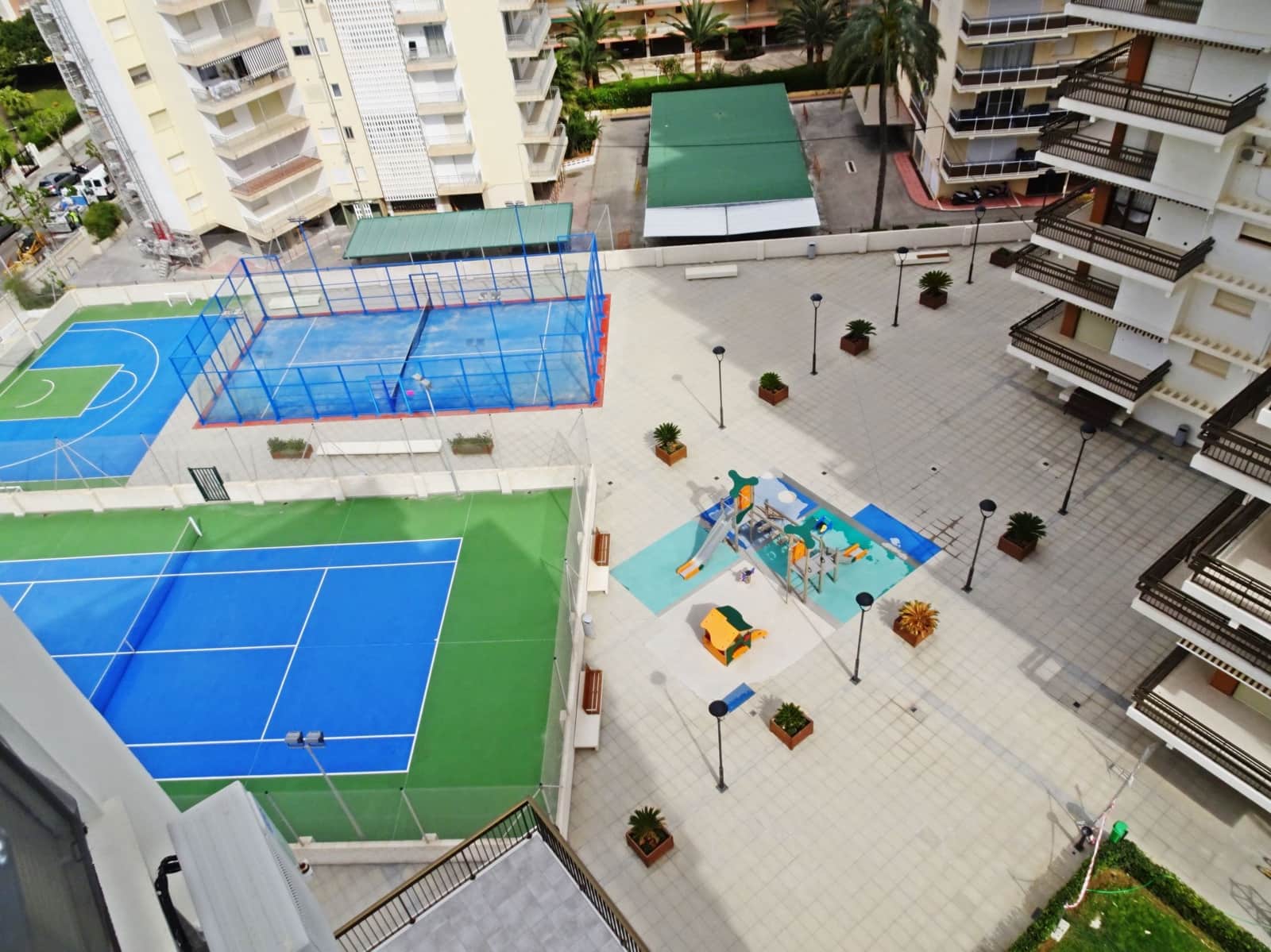 3 soveværelse Strandlejlighed til leje i Gandia med swimmingpool garage - € 850 (Ref: 8241074)