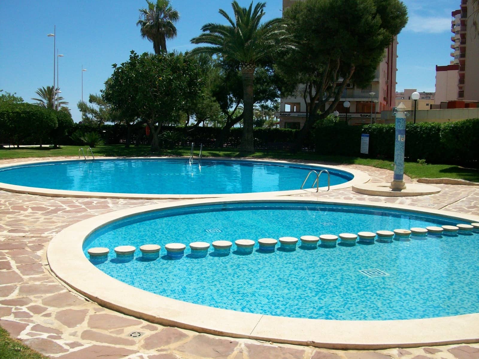 3 soveværelse Strandlejlighed til leje i Gandia med swimmingpool garage - € 850 (Ref: 8241074)