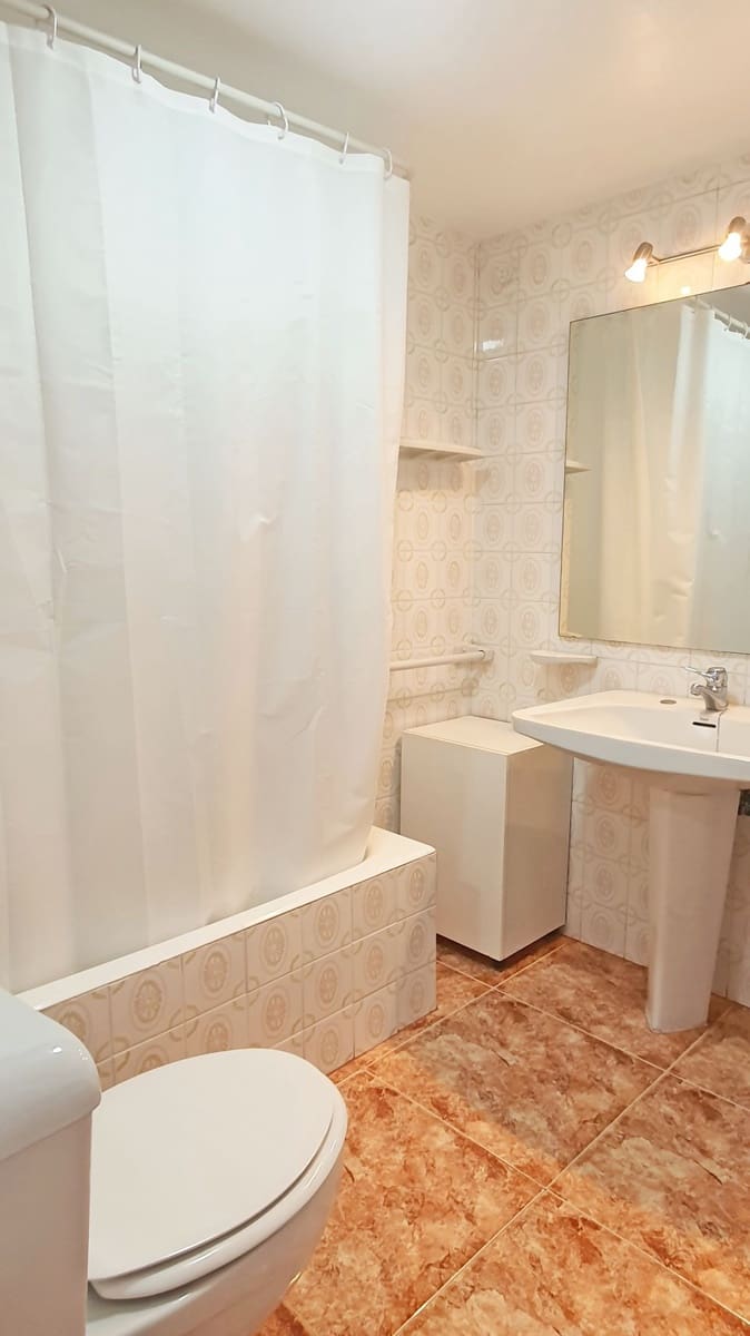 1 Zimmer Strandapartment zu vermieten in Gandia mit Pool - 455 € (Ref: 8364996)