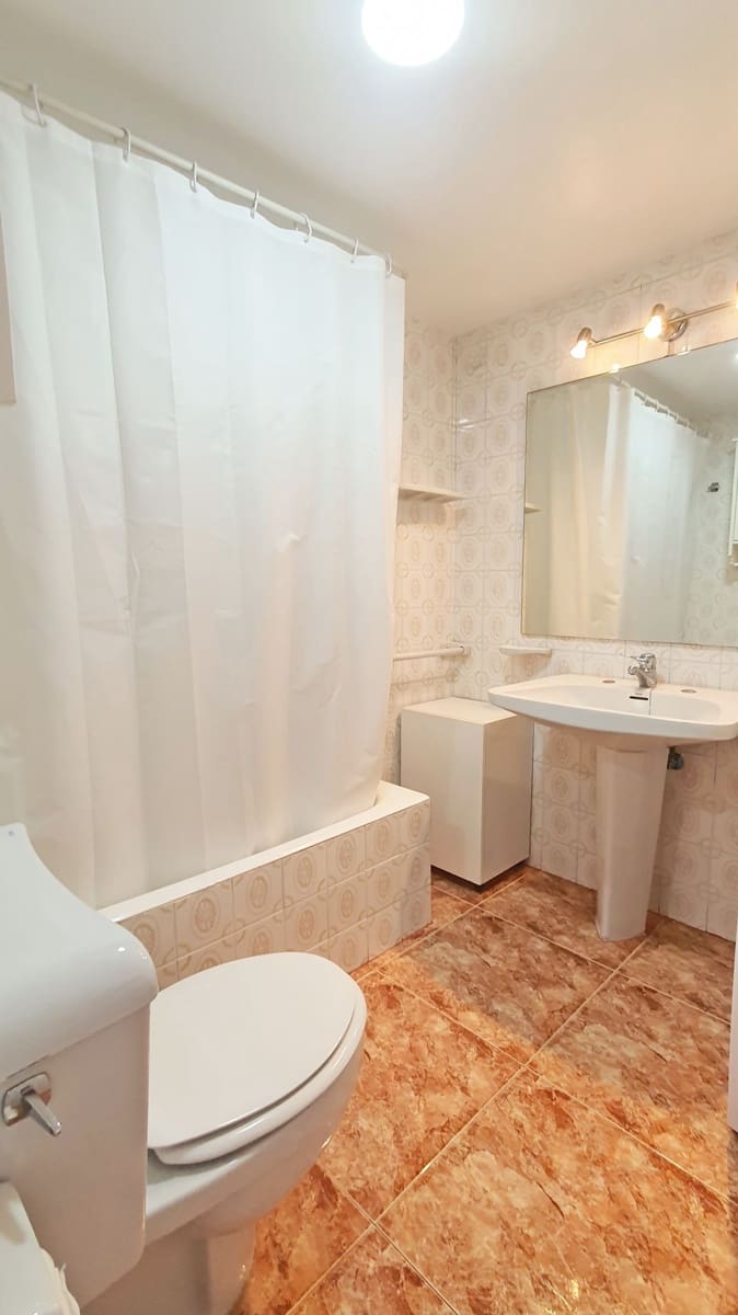 1 Zimmer Strandapartment zu vermieten in Gandia mit Pool - 455 € (Ref: 8364996)