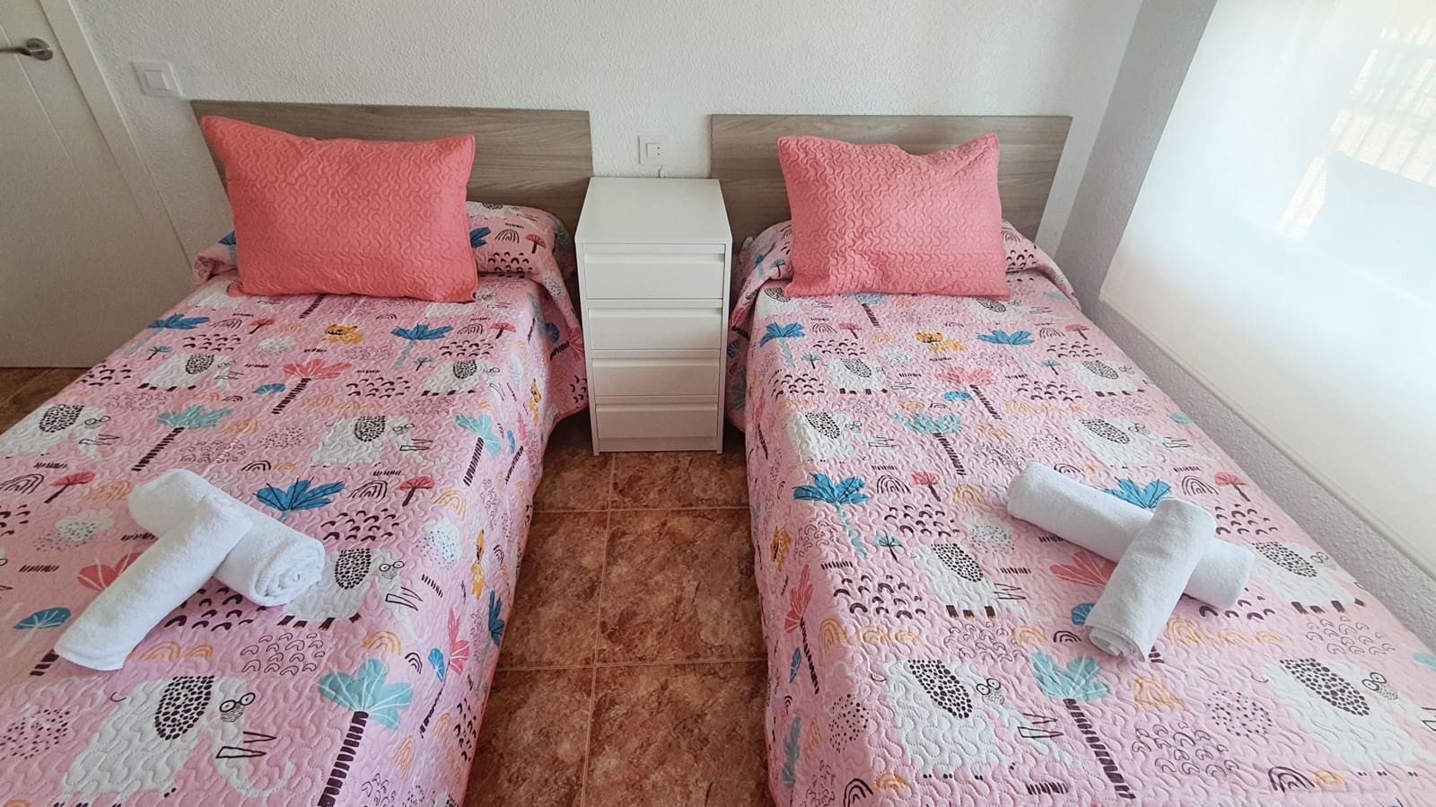 1 Zimmer Strandapartment zu vermieten in Gandia mit Pool - 455 € (Ref: 8364996)