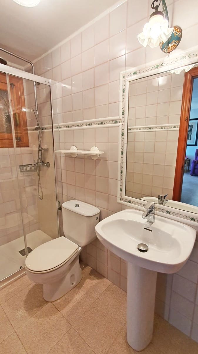 2 soveværelse Strandlejlighed til leje i Miramar - € 700 (Ref: 8364998)