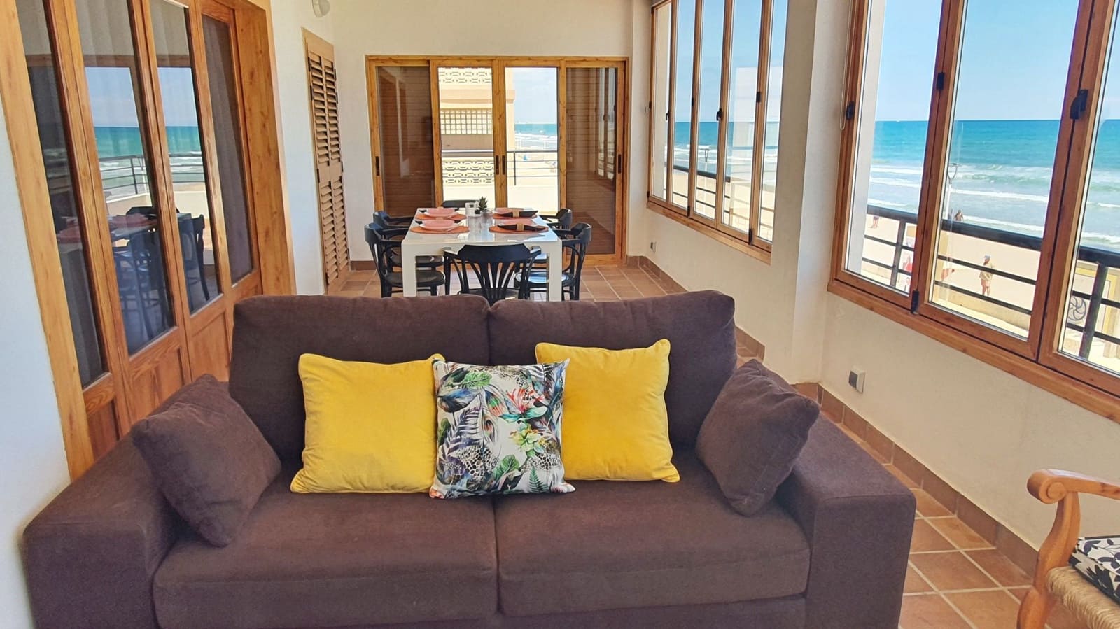 2 soveværelse Strandlejlighed til leje i Miramar - € 700 (Ref: 8364998)