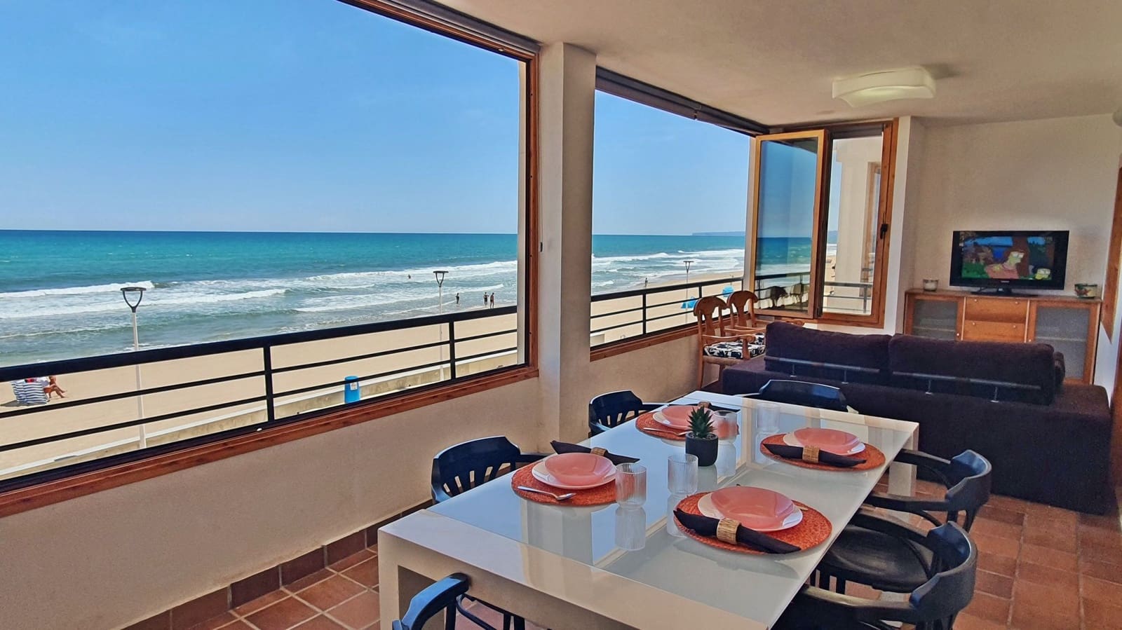 2 soveværelse Strandlejlighed til leje i Miramar - € 700 (Ref: 8364998)