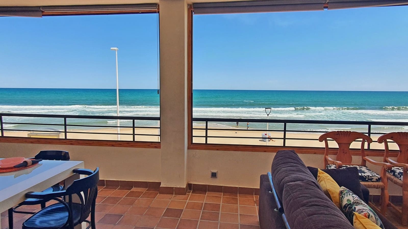 2 soveværelse Strandlejlighed til leje i Miramar - € 700 (Ref: 8364998)