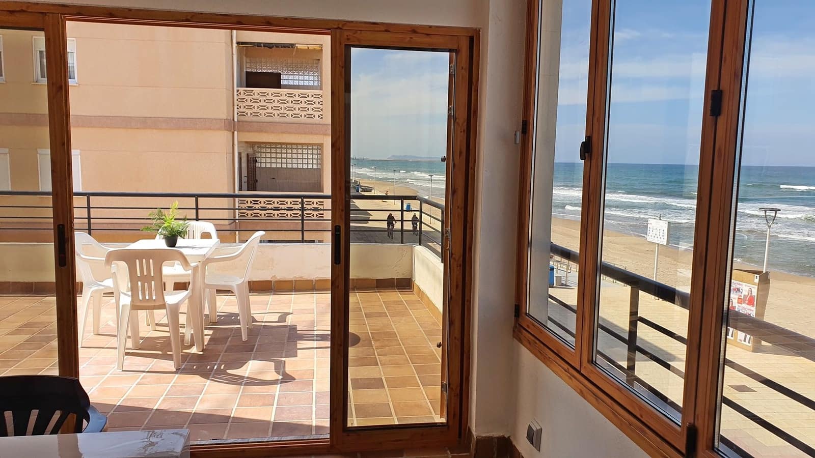 2 soveværelse Strandlejlighed til leje i Miramar - € 700 (Ref: 8364998)