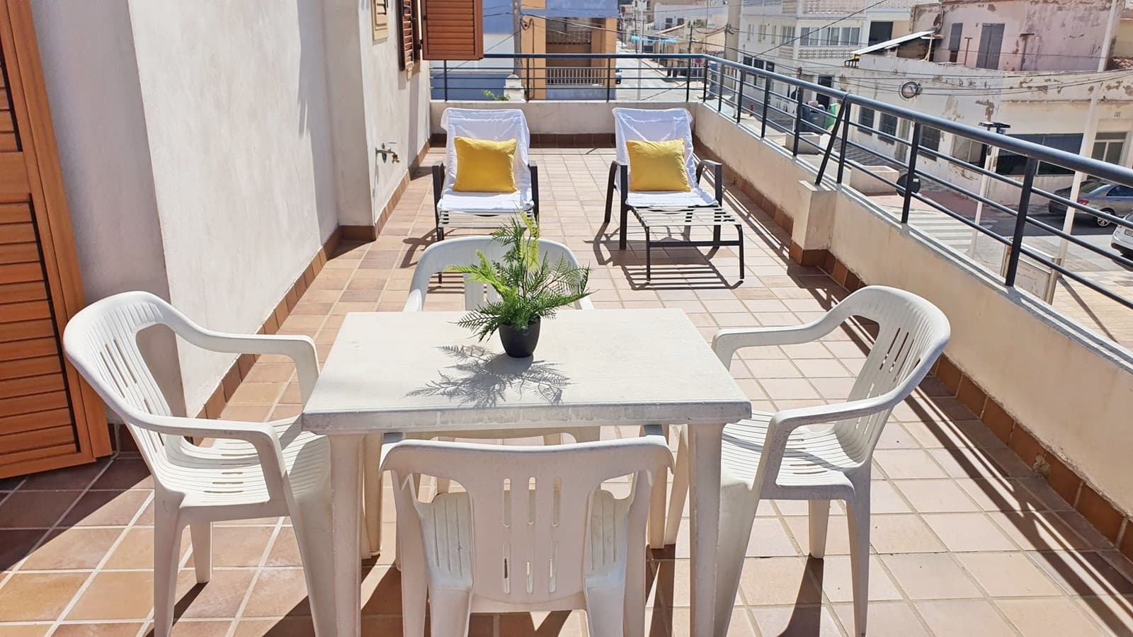 2 soveværelse Strandlejlighed til leje i Miramar - € 700 (Ref: 8364998)