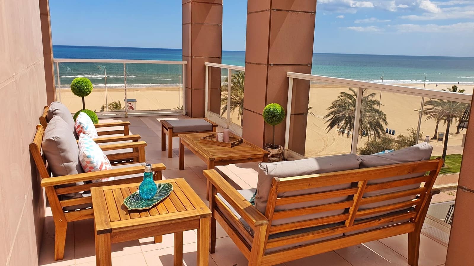 3 soveværelse Strandlejlighed til leje i Gandia med swimmingpool garage - € 800 (Ref: 8364999)