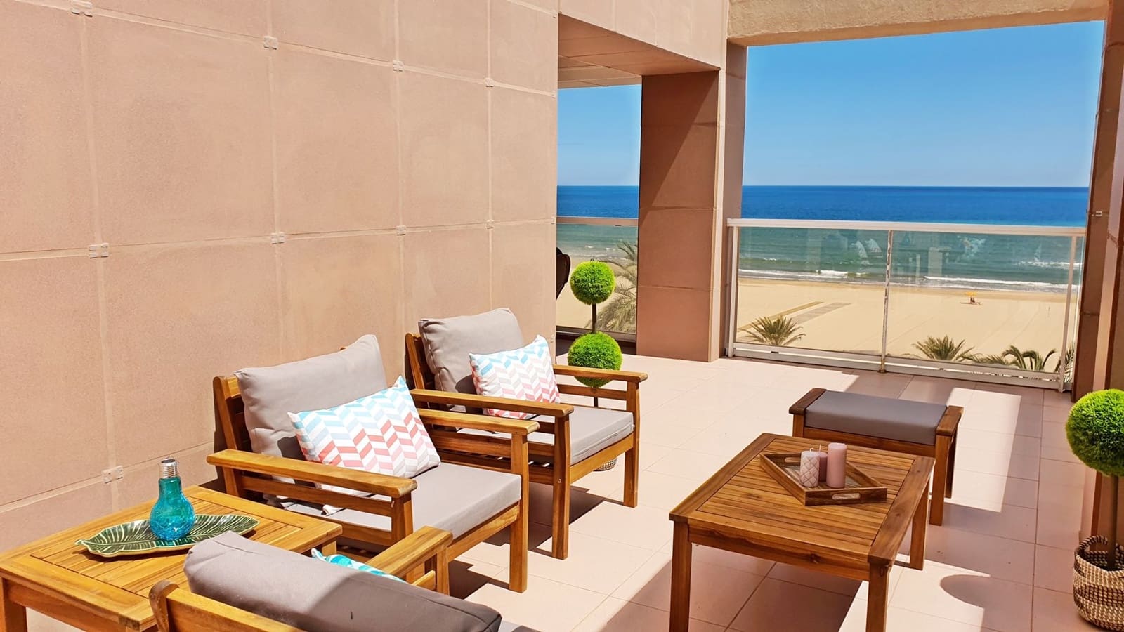 3 soveværelse Strandlejlighed til leje i Gandia med swimmingpool garage - € 800 (Ref: 8364999)