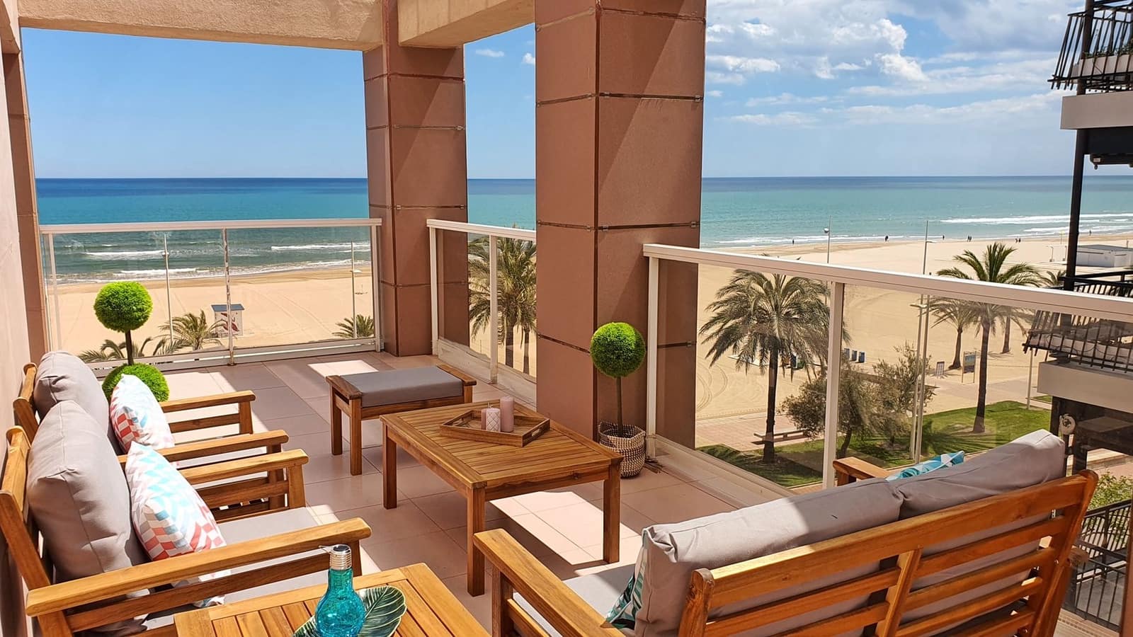 3 soveværelse Strandlejlighed til leje i Gandia med swimmingpool garage - € 800 (Ref: 8364999)