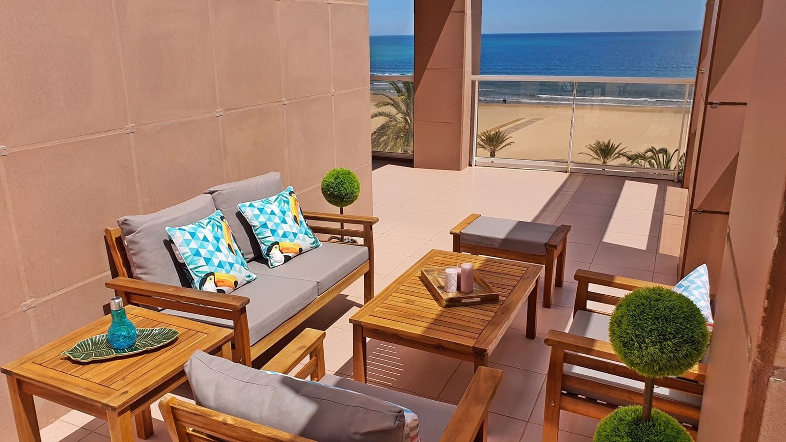 3 soveværelse Strandlejlighed til leje i Gandia med swimmingpool garage - € 800 (Ref: 8364999)