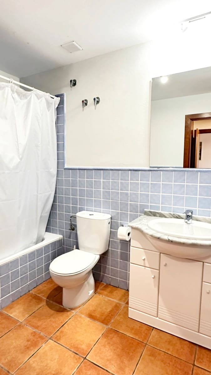 3 camera da letto Appartamento sulla Spiaggia da affittare in Oliva con piscina garage - 1.000 € (Rif: 8365000)