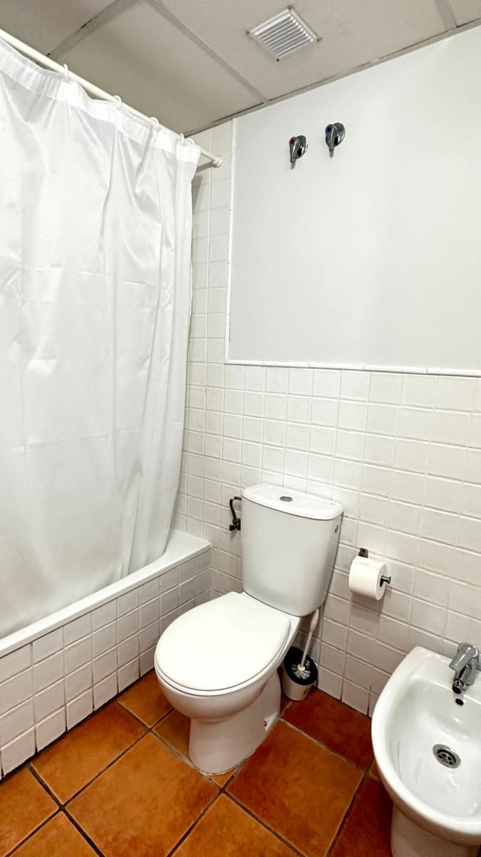 3 camera da letto Appartamento sulla Spiaggia da affittare in Oliva con piscina garage - 1.000 € (Rif: 8365000)