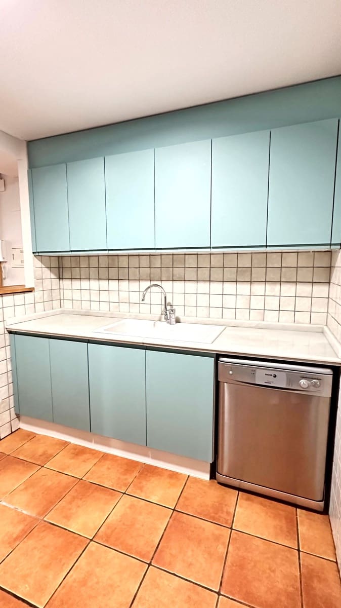 3 camera da letto Appartamento sulla Spiaggia da affittare in Oliva con piscina garage - 1.000 € (Rif: 8365000)