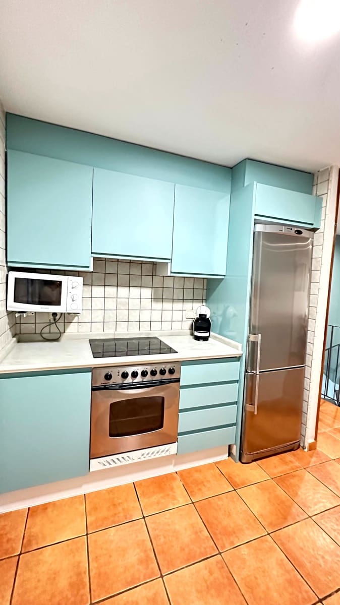 3 camera da letto Appartamento sulla Spiaggia da affittare in Oliva con piscina garage - 1.000 € (Rif: 8365000)