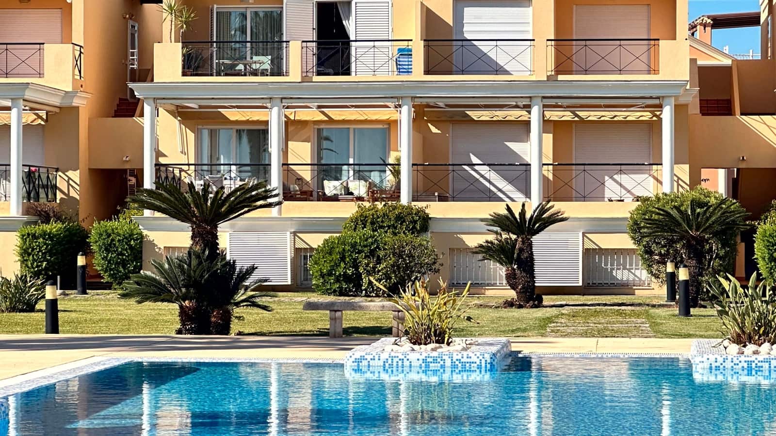 3 camera da letto Appartamento sulla Spiaggia da affittare in Oliva con piscina garage - 1.000 € (Rif: 8365000)