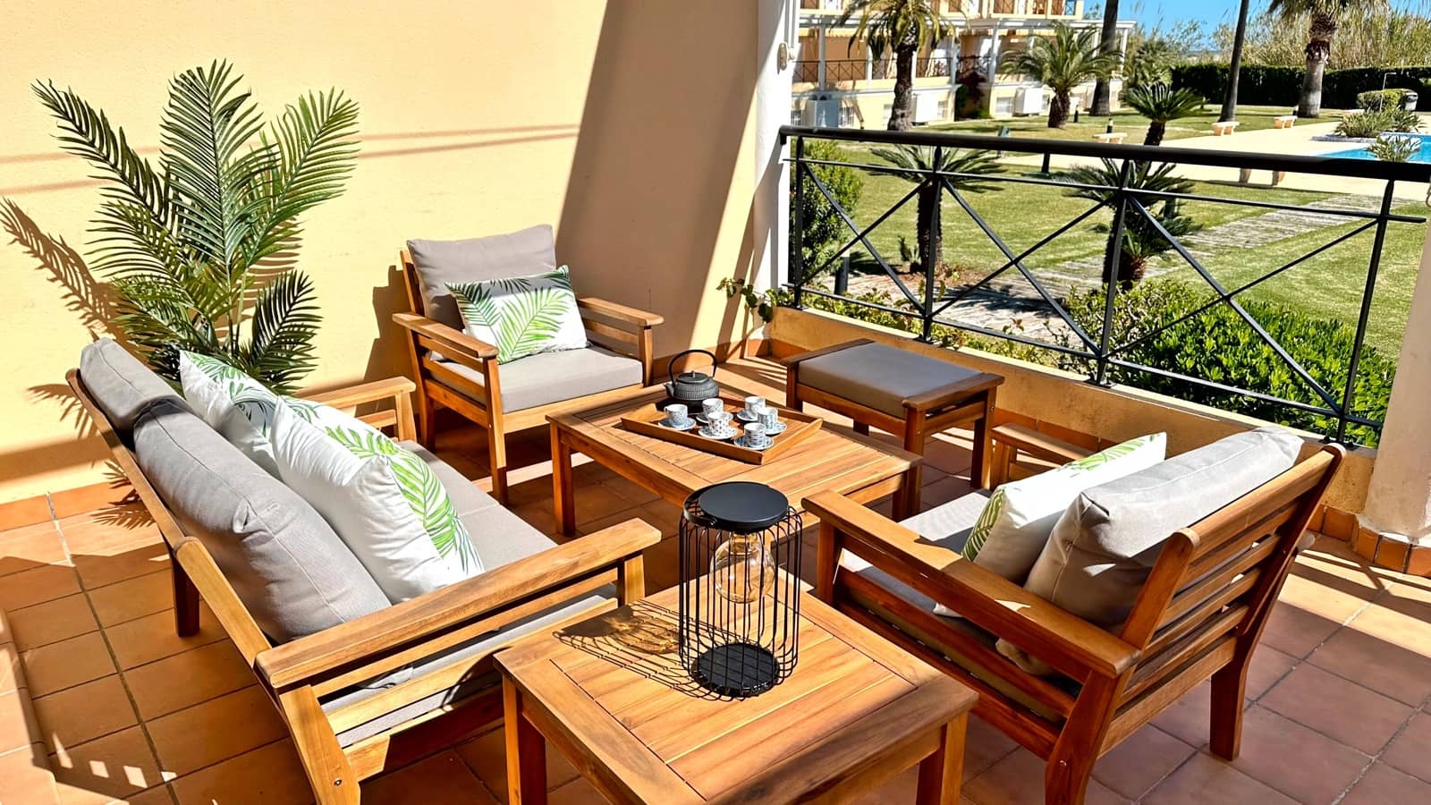 3 camera da letto Appartamento sulla Spiaggia da affittare in Oliva con piscina garage - 1.000 € (Rif: 8365000)