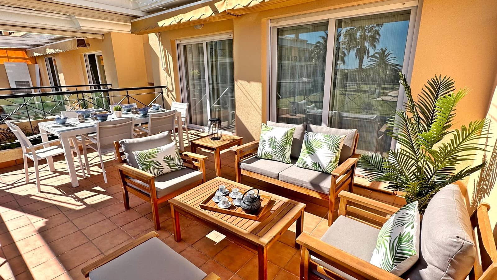 3 camera da letto Appartamento sulla Spiaggia da affittare in Oliva con piscina garage - 1.000 € (Rif: 8365000)