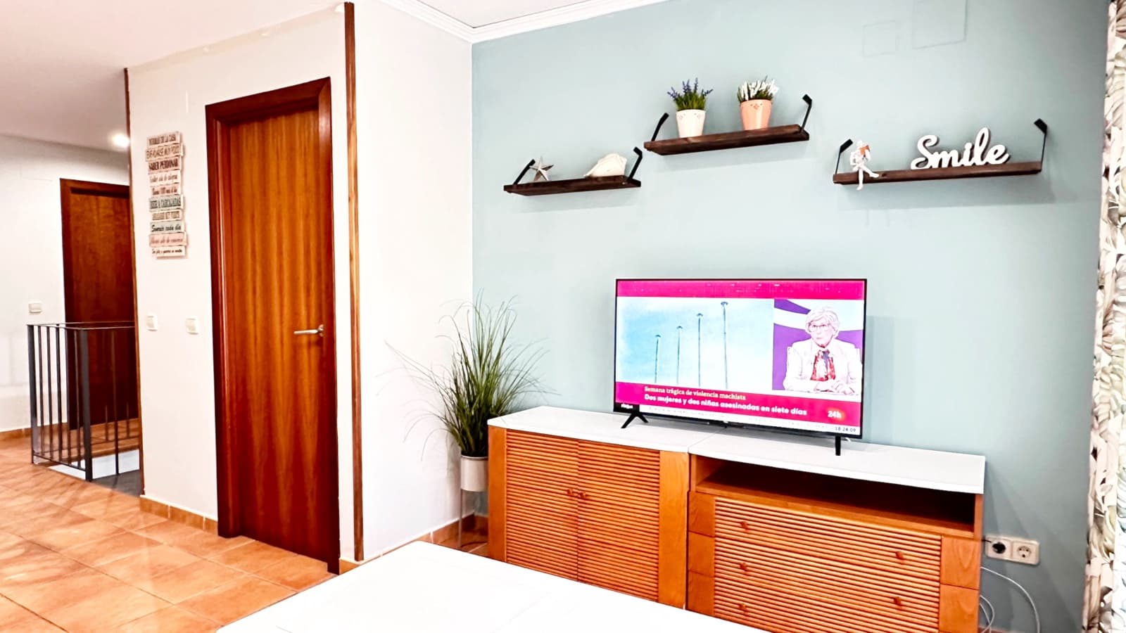 3 camera da letto Appartamento sulla Spiaggia da affittare in Oliva con piscina garage - 1.000 € (Rif: 8365000)