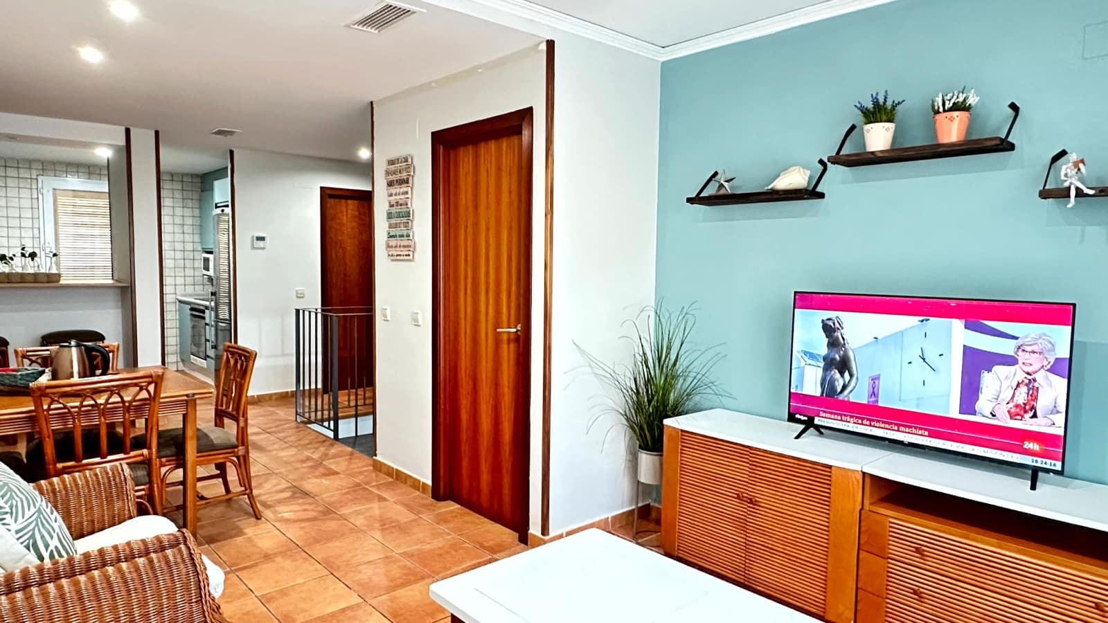 3 camera da letto Appartamento sulla Spiaggia da affittare in Oliva con piscina garage - 1.000 € (Rif: 8365000)