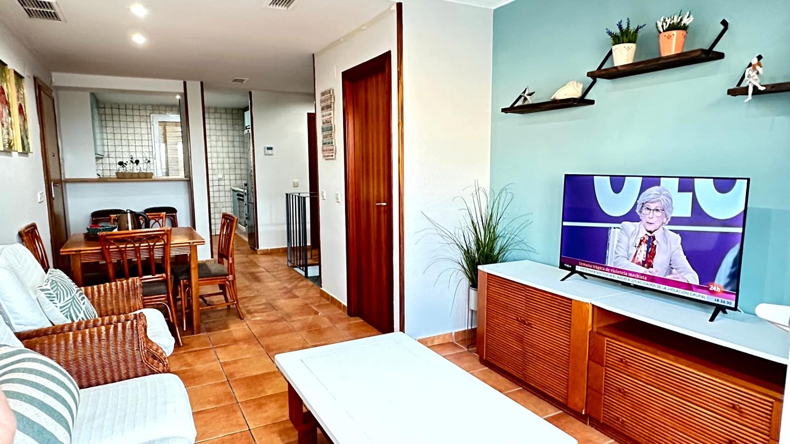 3 camera da letto Appartamento sulla Spiaggia da affittare in Oliva con piscina garage - 1.000 € (Rif: 8365000)