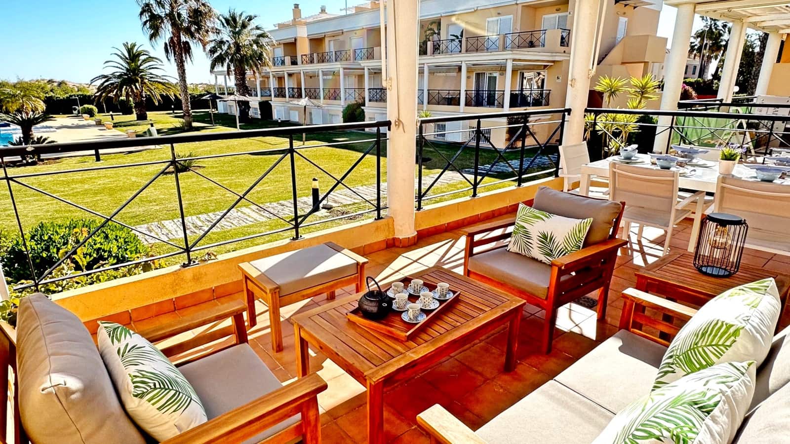 3 camera da letto Appartamento sulla Spiaggia da affittare in Oliva con piscina garage - 1.000 € (Rif: 8365000)