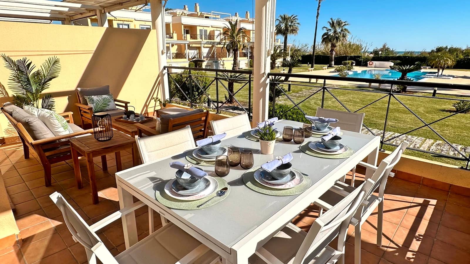 3 camera da letto Appartamento sulla Spiaggia da affittare in Oliva con piscina garage - 1.000 € (Rif: 8365000)