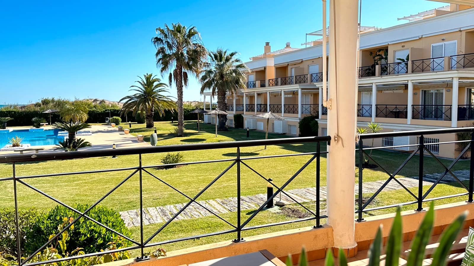 3 camera da letto Appartamento sulla Spiaggia da affittare in Oliva con piscina garage - 1.000 € (Rif: 8365000)