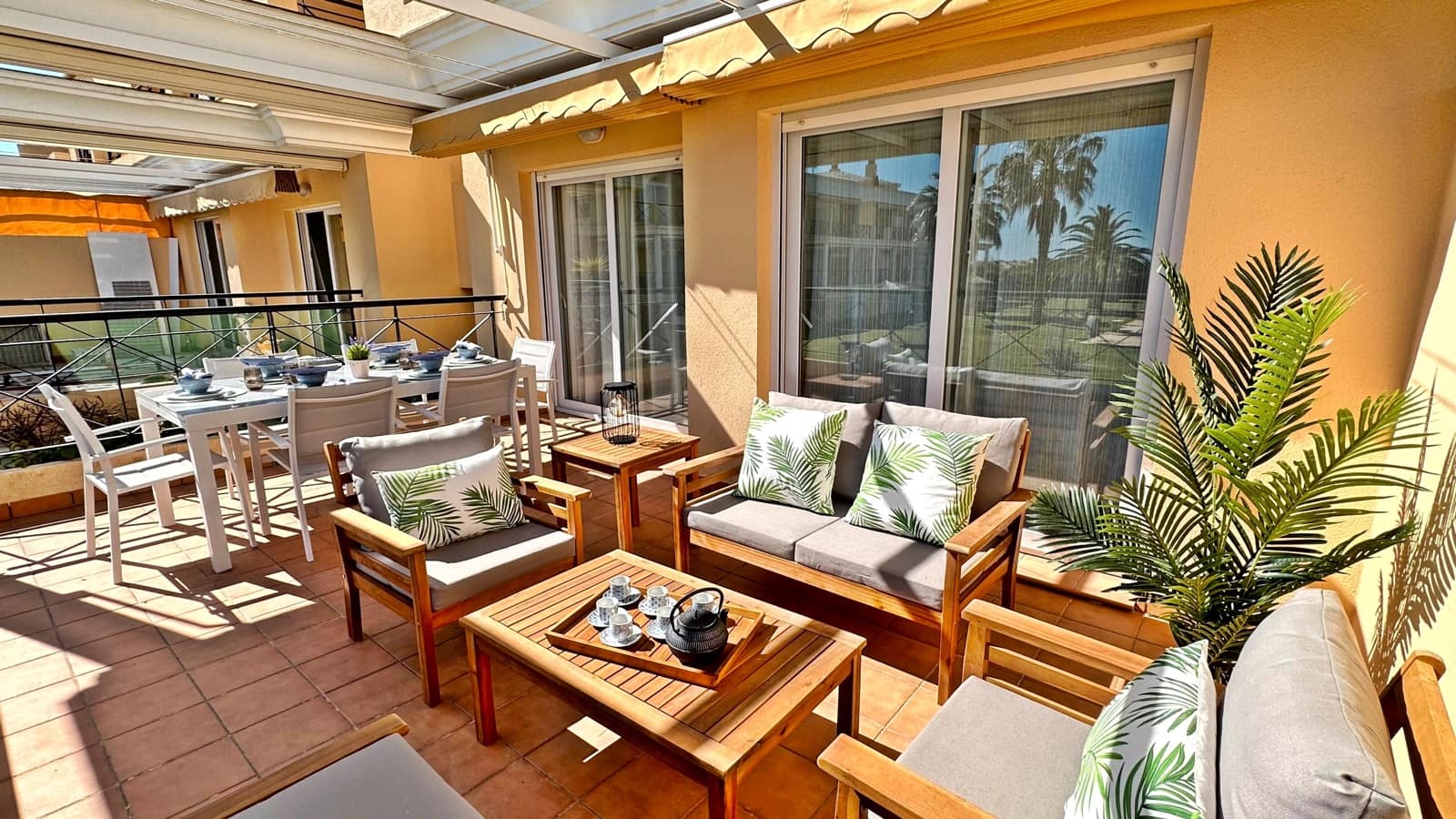 3 camera da letto Appartamento sulla Spiaggia da affittare in Oliva con piscina garage - 1.000 € (Rif: 8365000)