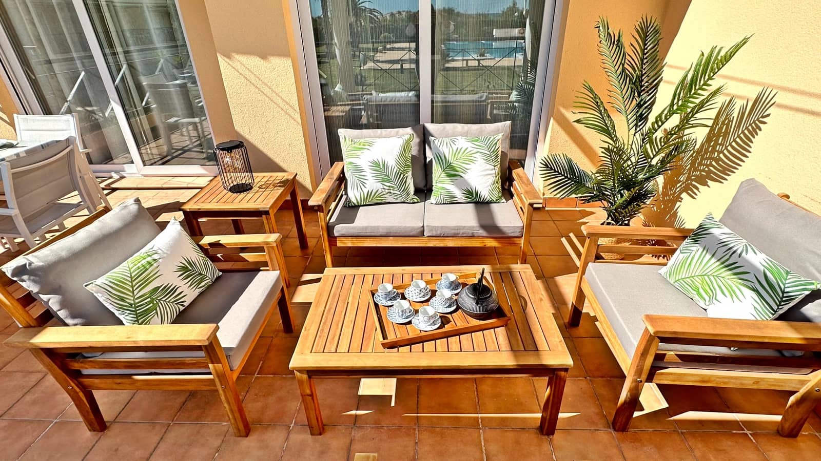 3 camera da letto Appartamento sulla Spiaggia da affittare in Oliva con piscina garage - 1.000 € (Rif: 8365000)