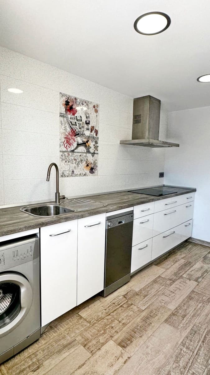 3 Zimmer Strandapartment zu vermieten in Gandia mit Pool Garage - 700 € (Ref: 8365001)