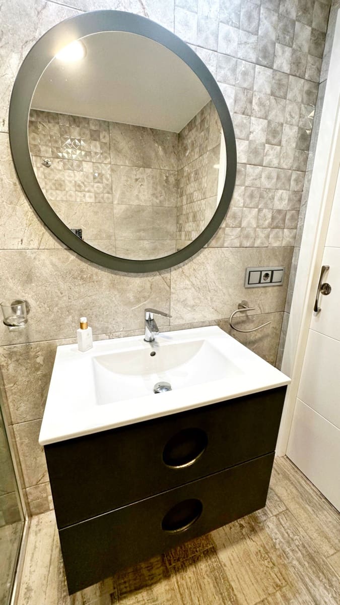 3 Zimmer Strandapartment zu vermieten in Gandia mit Pool Garage - 700 € (Ref: 8365001)