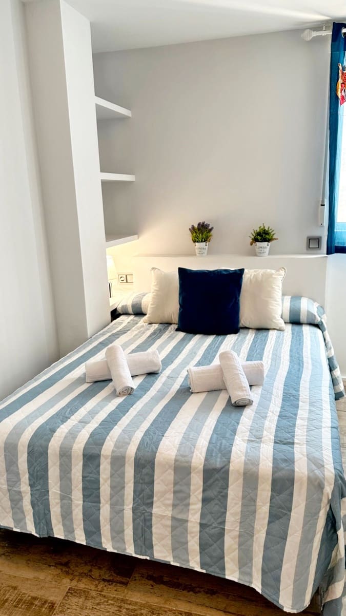 3 Zimmer Strandapartment zu vermieten in Gandia mit Pool Garage - 700 € (Ref: 8365001)