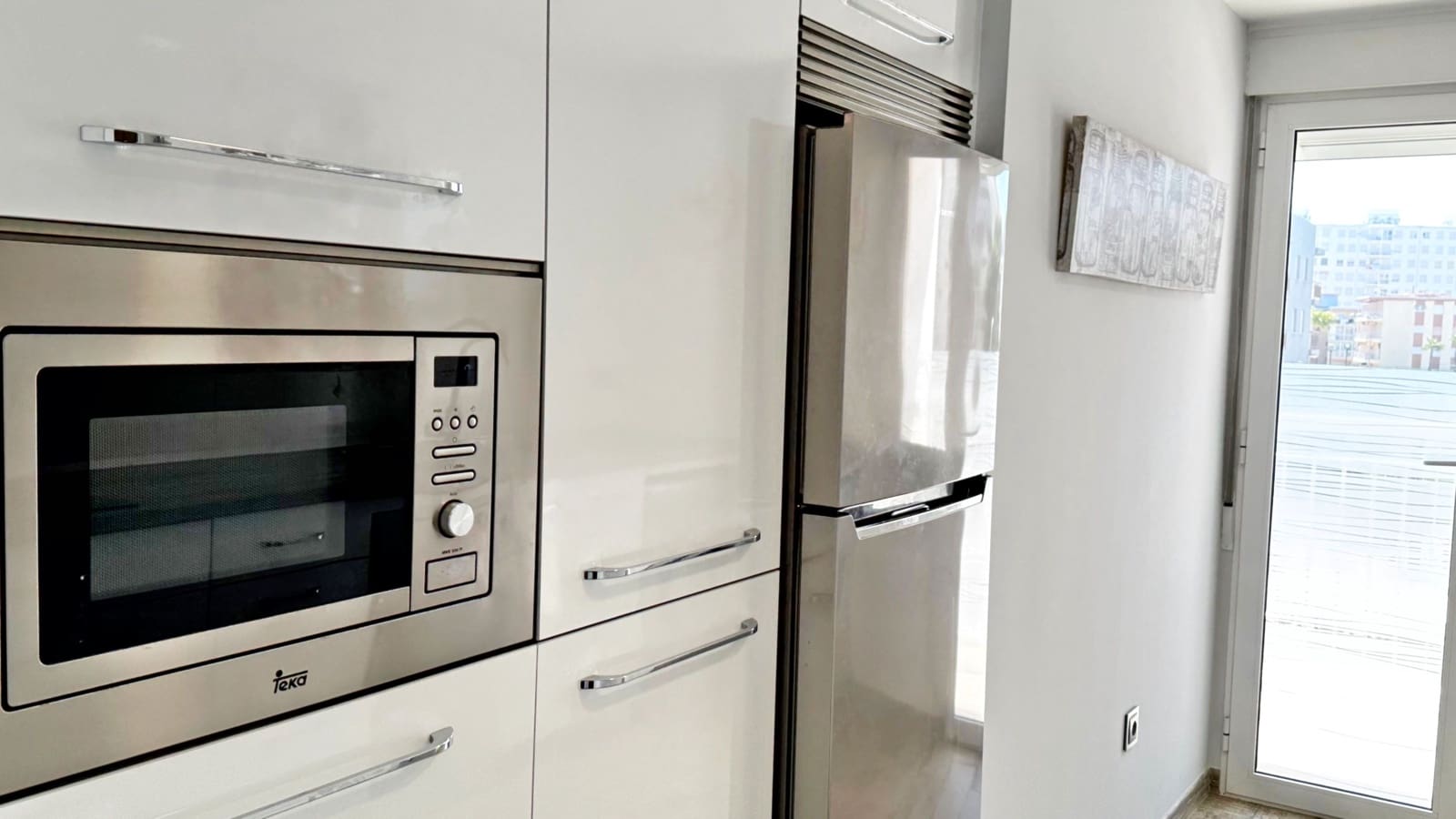 3 Zimmer Strandapartment zu vermieten in Gandia mit Pool Garage - 700 € (Ref: 8365001)