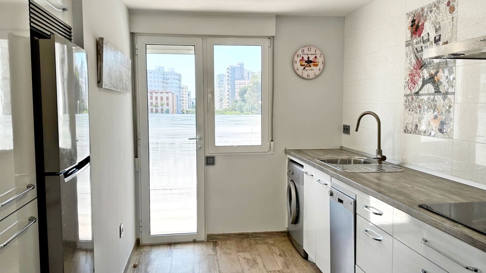 3 Zimmer Strandapartment zu vermieten in Gandia mit Pool Garage - 700 € (Ref: 8365001)