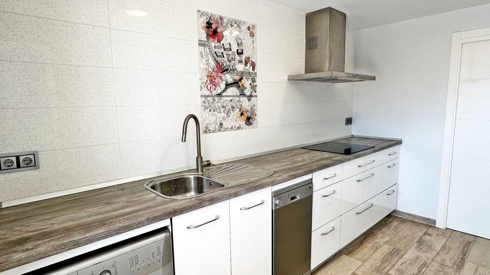 3 Zimmer Strandapartment zu vermieten in Gandia mit Pool Garage - 700 € (Ref: 8365001)