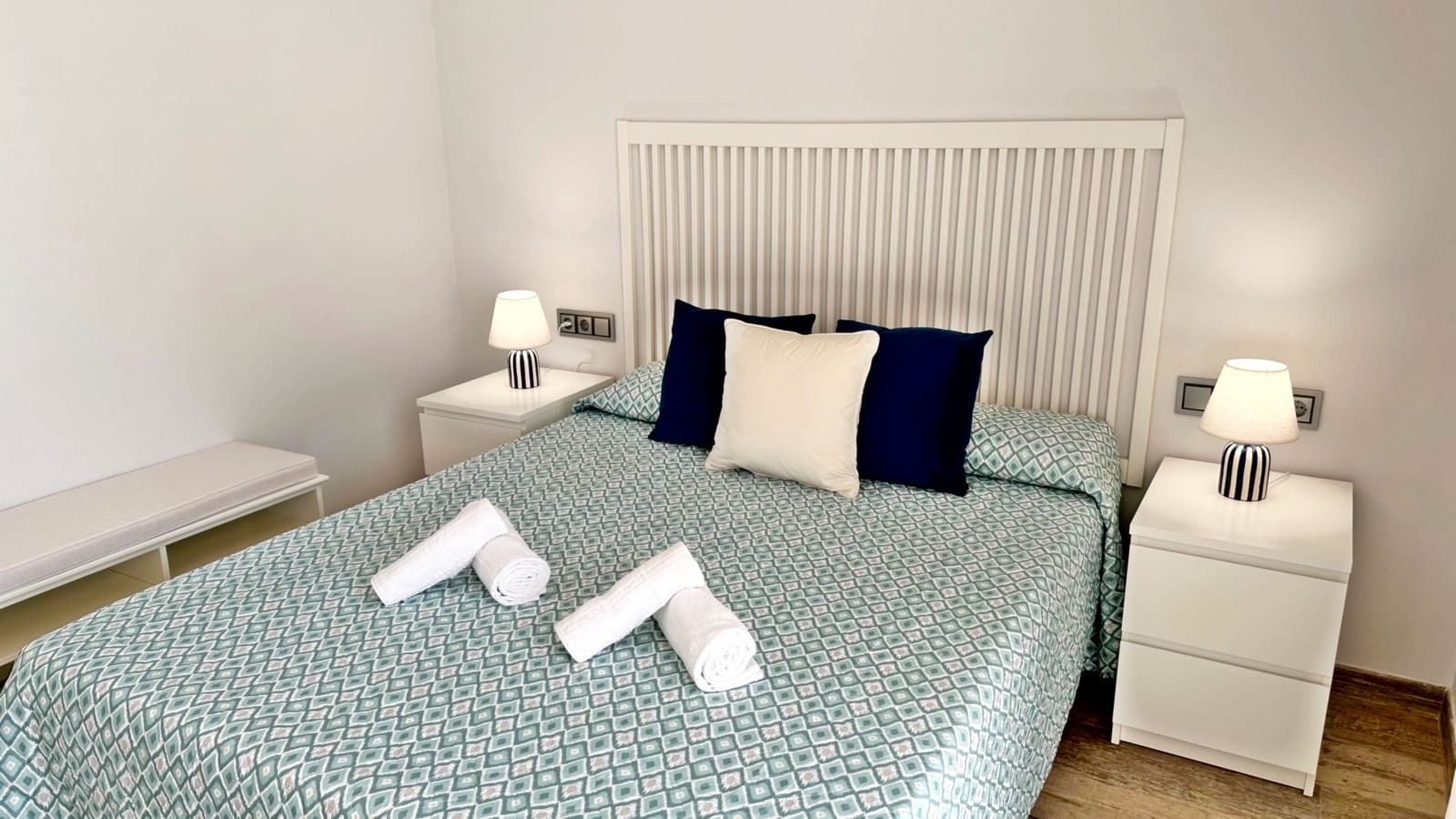 3 Zimmer Strandapartment zu vermieten in Gandia mit Pool Garage - 700 € (Ref: 8365001)