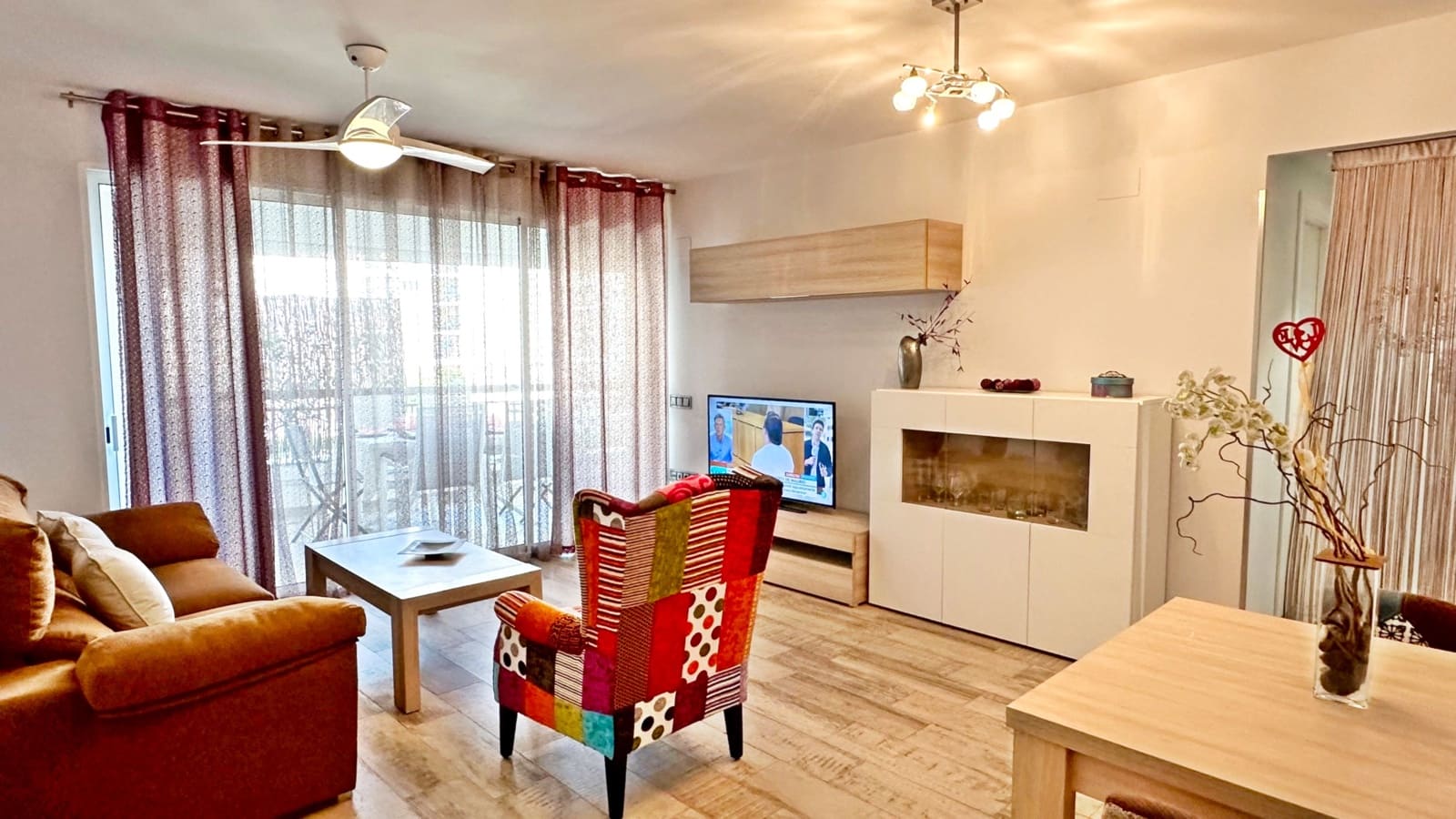 3 Zimmer Strandapartment zu vermieten in Gandia mit Pool Garage - 700 € (Ref: 8365001)