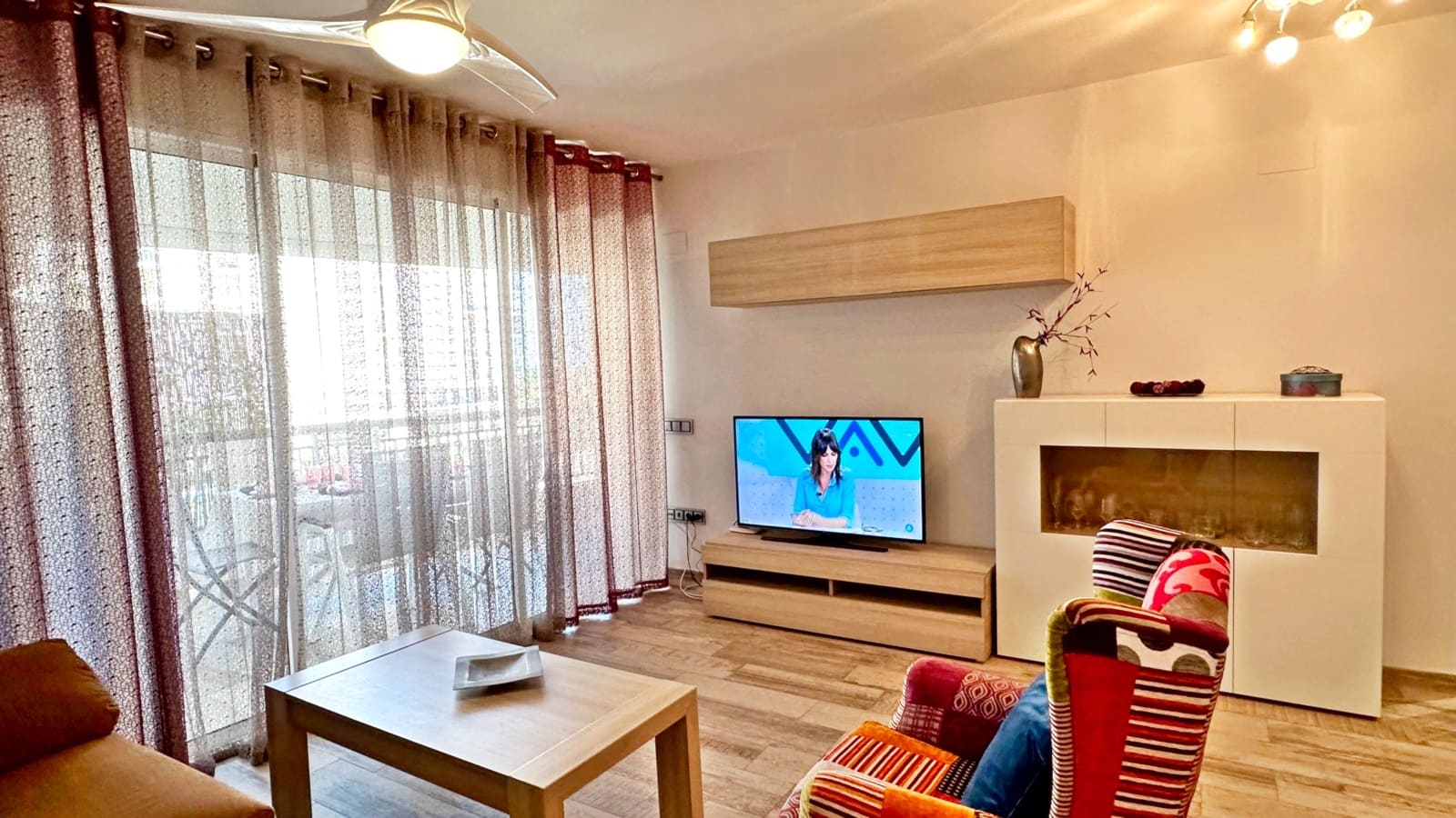 3 Zimmer Strandapartment zu vermieten in Gandia mit Pool Garage - 700 € (Ref: 8365001)