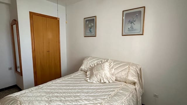 3 makuuhuone Ranta-asunto myytävänä paikassa Gandia mukana 
autotalli - 170 000 € (Ref: 8578419)