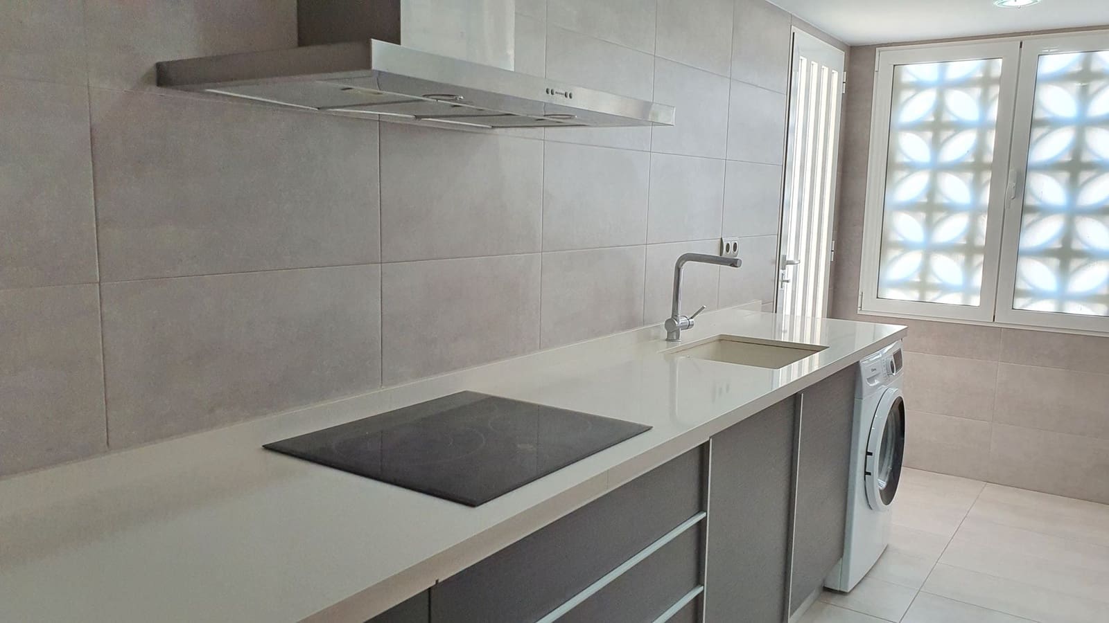 3 soveværelse Lejlighed til leje i Gandia med swimmingpool garage - € 700 (Ref: 8795493)