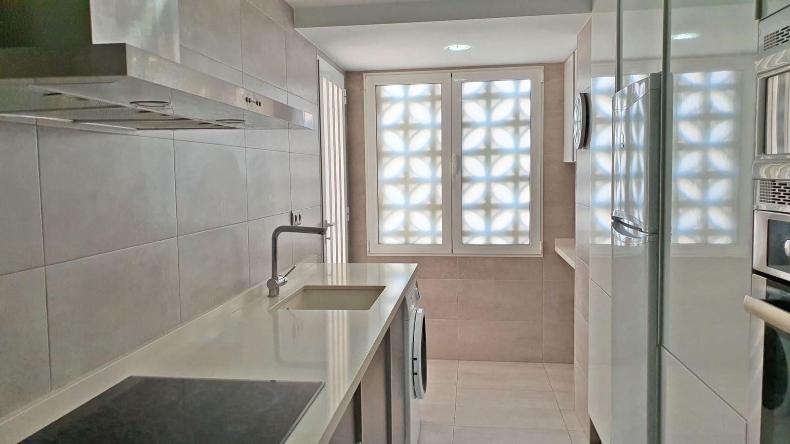 3 soveværelse Lejlighed til leje i Gandia med swimmingpool garage - € 700 (Ref: 8795493)