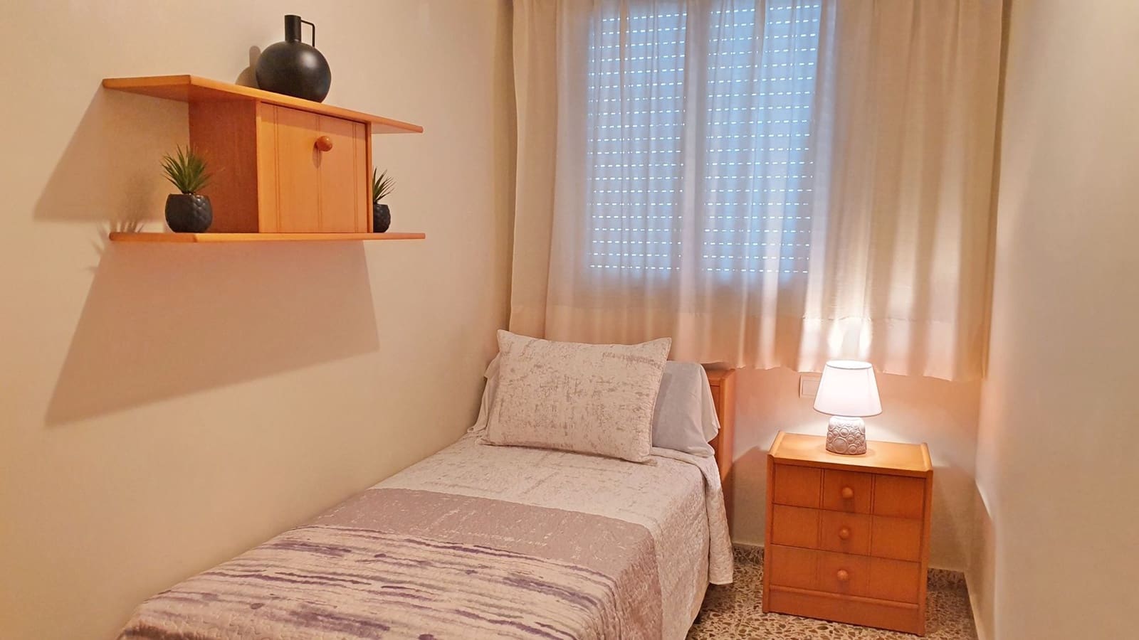 3 soveværelse Lejlighed til leje i Gandia med swimmingpool garage - € 700 (Ref: 8795493)